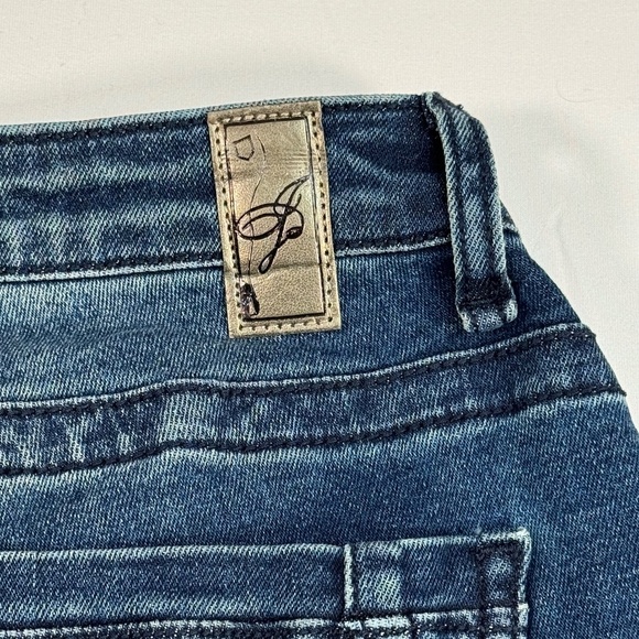 NWT Poetic Justice Verla Boyfriend Jeans Dark Wash Distressed Bleached Size 28 R - Picture 12 of 13